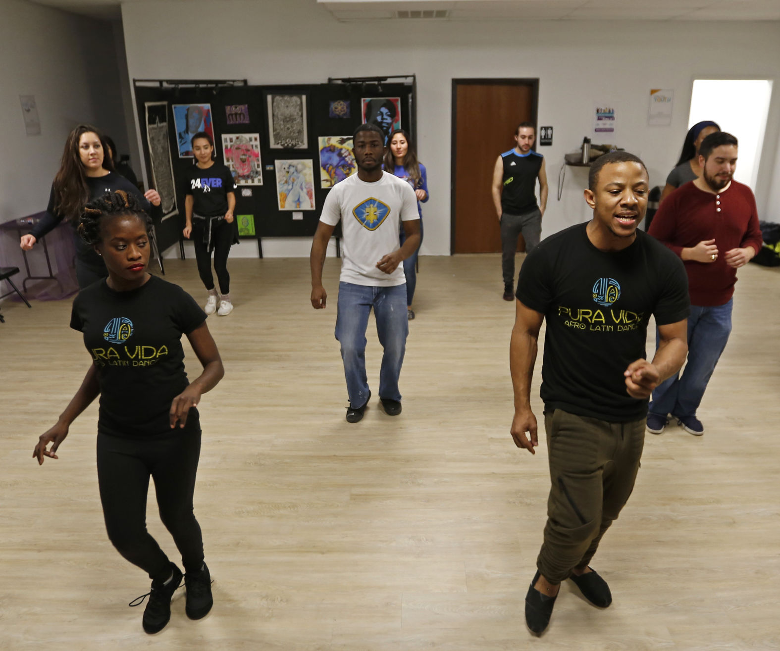 UTA alumnus opens dance studio near campus
